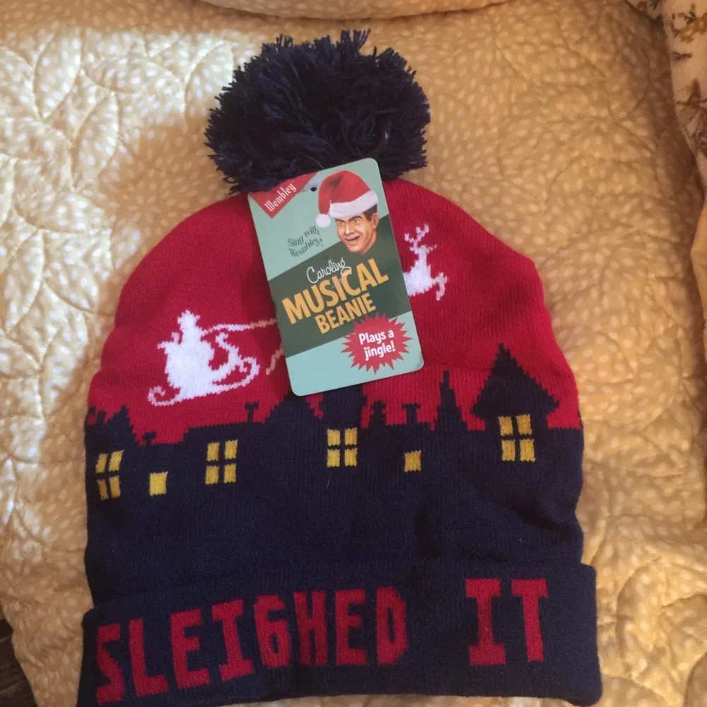 💘Wembley “Sleighed it” Musical Beanie🦌🎅🌃🕯🎶🔔